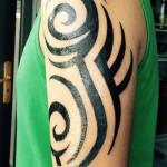 inKin-tatouage-tribal-bras-FLAVIE TATTOO.jpg