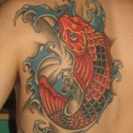 inkin - tatouage poisson sur dos - 10-4-68 tattoo studio.jpg