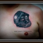 inKin-tatouage-casque-pompier-torse-JADE GRAFIC TATOUAGES.jpg