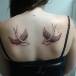 inkin - tatouage colombe sur les homoplates - Lucky dice tattoo.jpg