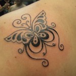inkin-tatouage-papillon-dos-DREAM'S-ART-STUDIO-generaliste.jpg