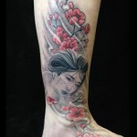 arts-metalliques-tatouage-geisha-jambe-couleur-Mathieu-math-link.jpg