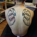 inkin - tatouage ailes d'ange sur dos - crypte tattoo.jpg