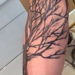 inkin-tatouage-arbre-bras-DRAGON-TATTOO-generaliste.jpg