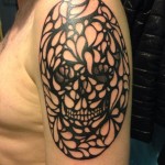 inkin - tatouage tete de mort sur le bras - l'encrière.jpg